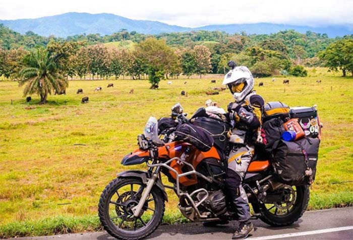 Pune Based Iranian Woman Is Riding 800 cc BMW GS And Is Covering 7 Continents In 10,000 Km!-3 | Bumppy